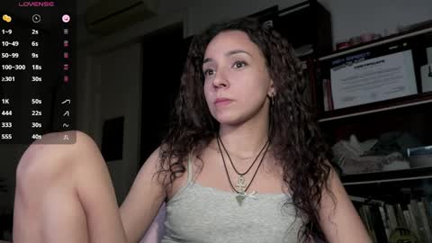 Snapshot of roxieflexie chatting on April 5, 11:02 pm Roxie online show from April 5, 11:02 pm