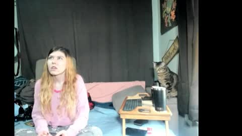 roxihazeleyes online show from March 15, 2:01 pm