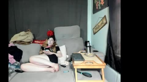 roxihazeleyes online show from May 26, 2:13 pm
