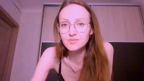 Roxxy Wharton online show from June 5, 12:00 pm