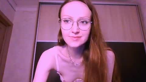 Snapshot of roxxywharton chatting on July 4, 11:05 am Roxxy Wharton online show from July 4, 11:05 am