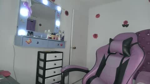 Roxy online show from April 14, 2:28 am