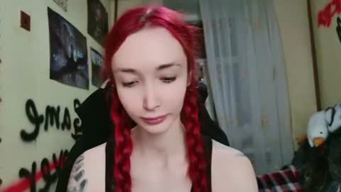 Snapshot of roxy_silver chatting on June 13, 8:40 pm Roxy online show from June 13, 8:40 pm