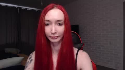 Snapshot of roxy_silver chatting on June 20, 9:01 am Roxy online show from June 20, 9:01 am