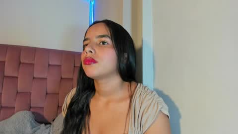 roxy_stone1 online show from May 16, 7:23 pm