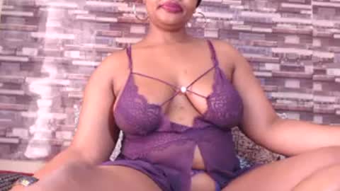 Roxy online show from July 22, 9:45 am