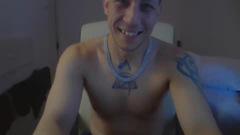 royalpapi12 online show from March 30, 6:36 am