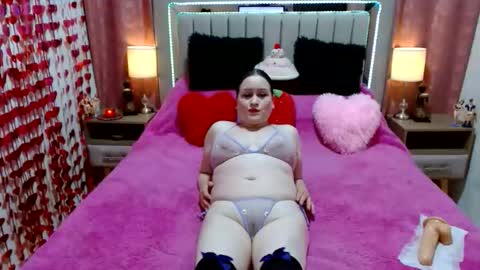 rubi82_ online show from May 29, 10:52 pm