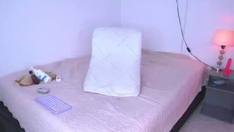 rubi rouss  instagran and X or tw  FAV VIBES11  9 33  101 moan and explode my balls online show from September 21, 12:51 pm