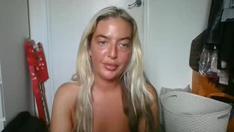 rubyredxxxoxxx online show from December 22, 12:27 pm