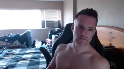 Snapshot of rustic_cuse_777 chatting on March 25, 8:15 pm rustic_cuse_777 online show from March 25, 8:15 pm