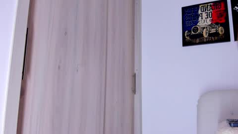 Ryan  online show from December 19, 5:03 am