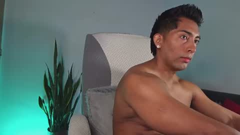 ryanboy30 online show from July 9, 3:38 pm