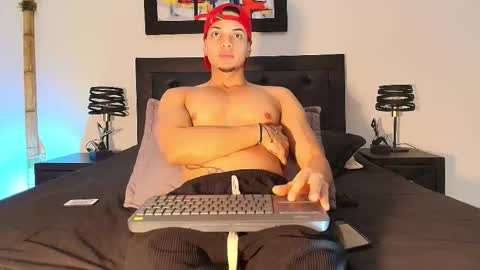 Snapshot of ryangreys01 chatting on October 30, 3:08 am Ryan online show from October 30, 3:08 am