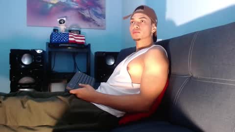 Snapshot of ryangreys01 chatting on November 28, 11:57 am Ryan online show from November 28, 11:57 am