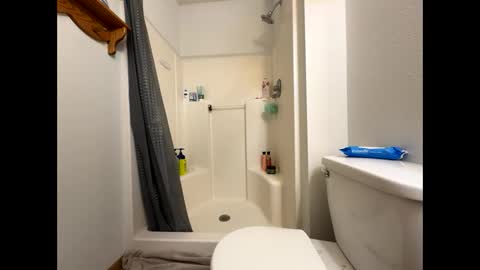 ryanihde2025 online show from March 15, 11:22 pm