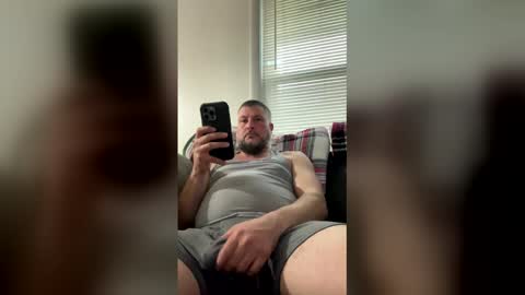ryanmhoyt88 online show from April 21, 9:50 pm
