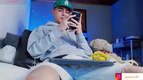 Ryannhill  online show from February 17, 5:59 am