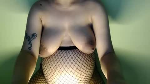 SINGLE WIDOWED MOM online show from June 18, 5:30 am