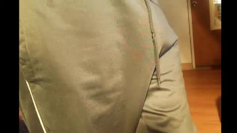 Snapshot of rynoxox chatting on April 3, 7:17 am rynoxox online show from April 3, 7:17 am