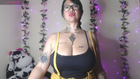 saalomee 1 online show from May 5, 11:13 pm