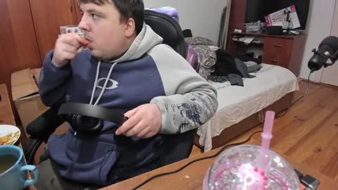 1141323  my Lord Mister Max   moms treasure online show from January 5, 3:32 am