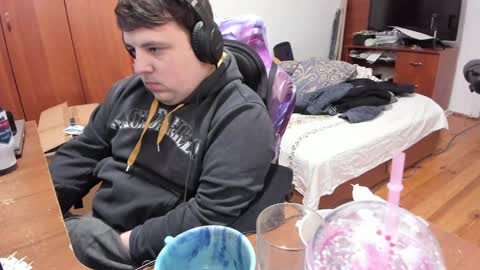 1141323  my Lord Mister Max   moms treasure online show from January 7, 6:16 am