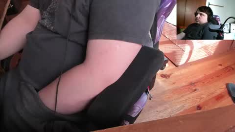 1141323  my Lord Mister Max   moms treasure online show from March 10, 9:21 am