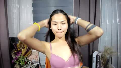 Snapshot of sabrina_maxx chatting on January 15, 4:22 pm Nadine online show from January 15, 4:22 pm