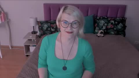 Sabrina MacMarren online show from February 28, 3:59 pm