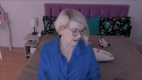 Sabrina MacMarren online show from March 2, 1:16 pm