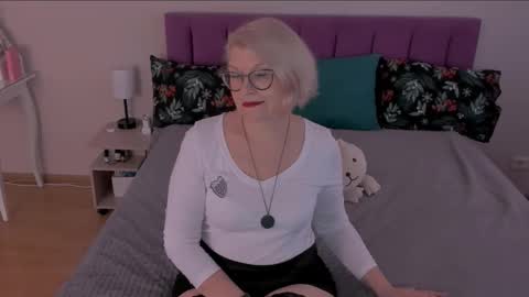 Sabrina MacMarren online show from March 8, 5:38 am