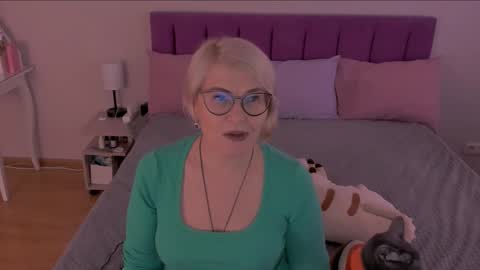 Sabrina MacMarren online show from March 10, 12:37 pm