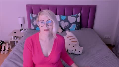 Sabrina MacMarren online show from September 9, 8:08 pm