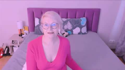 Sabrina MacMarren online show from October 4, 2:15 pm