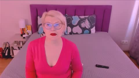 Sabrina MacMarren online show from October 8, 11:52 am