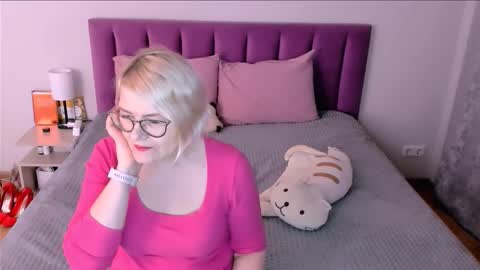 Sabrina MacMarren online show from November 19, 6:41 pm