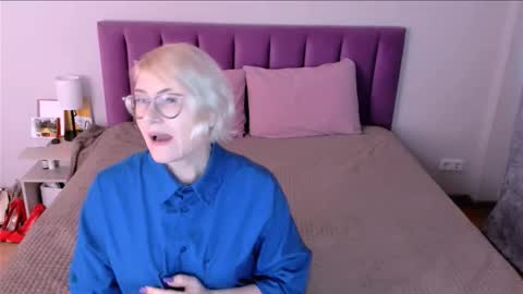 Sabrina MacMarren online show from November 23, 12:27 pm