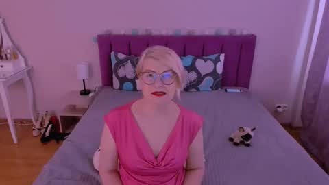 Sabrina MacMarren online show from February 12, 9:04 am