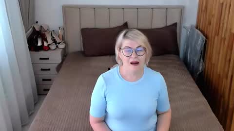 Sabrina MacMarren online show from July 2, 3:07 pm