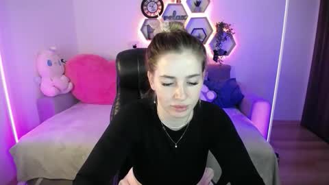 Sabrina Violet online show from April 3, 8:12 am