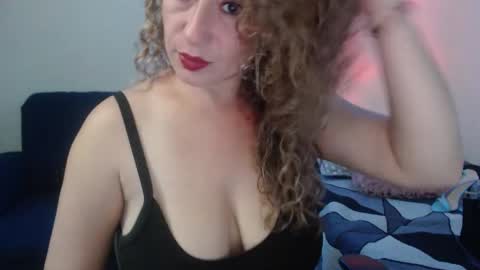 sacrletardiente online show from May 21, 11:45 pm