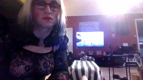 Snapshot of sadiacrossdresser chatting on June 28, 7:53 pm sadiacrossdresser online show from June 28, 7:53 pm