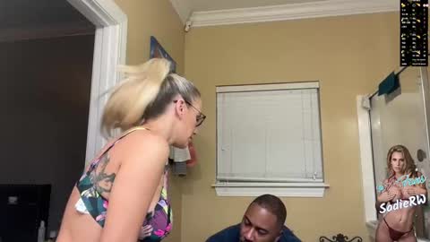 Snapshot of sadierw chatting on October 17, 12:47 am SadieRW online show from October 17, 12:47 am