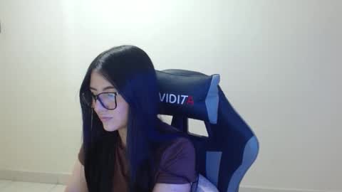 Sahaliefox  online show from December 17, 8:26 pm