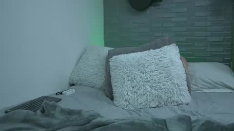 saimon  online show from January 9, 9:47 pm