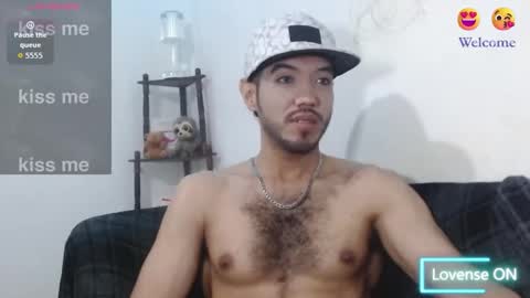 Snapshot of saint_castle chatting on February 16, 10:50 pm Saint Castle online show from February 16, 10:50 pm