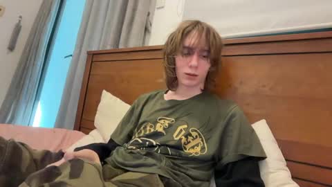Snapshot of saintfawn chatting on May 5, 1:46 am saintfawn online show from May 5, 1:46 am