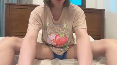 Snapshot of saintfawn chatting on May 27, 12:29 am saintfawn online show from May 27, 12:29 am