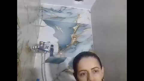 Snapshot of salem_milf chatting on April 8, 11:21 am julia online show from April 8, 11:21 am